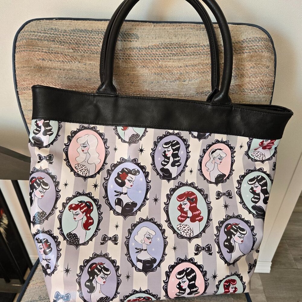 Fluff tote